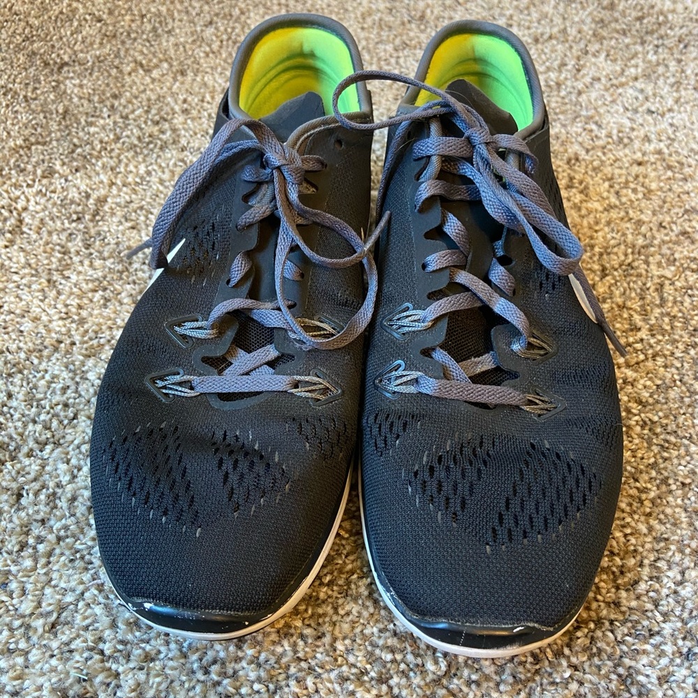 Nike tennis shoes- size 9.5